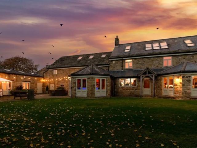 Harrogate 31 Sleeper House with 2 Hot Tubs, Steam Room image
