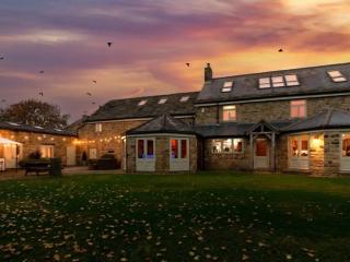 Harrogate 31 Sleeper House with 2 Hot Tubs, Steam Room thumbnail