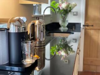 9 Sleeper Cottage with Hot Tub thumbnail