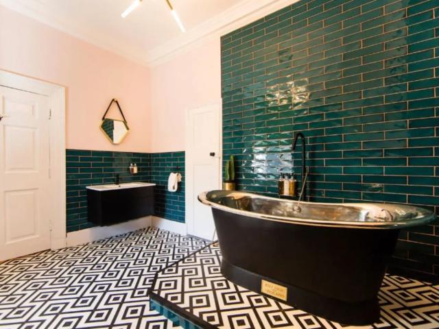 Central 10 Sleeper Townhouse image