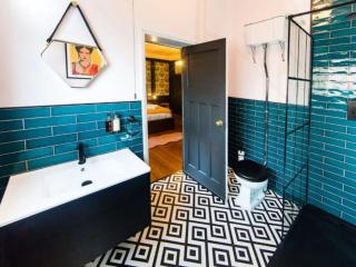 Central 10 Sleeper Townhouse thumbnail