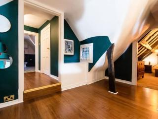 Central 10 Sleeper Townhouse thumbnail