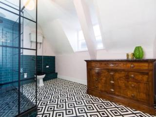 Central 10 Sleeper Townhouse thumbnail