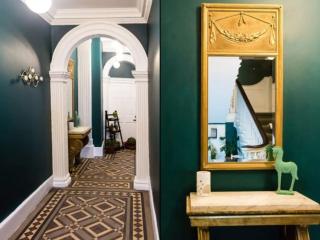 Central 10 Sleeper Townhouse thumbnail