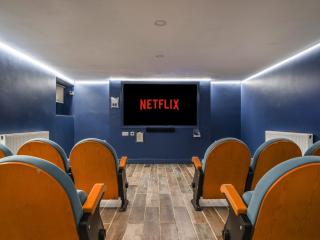Windermere 16 Sleeper house | Hot Tub and Cinema room thumbnail