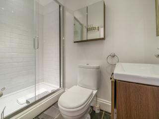 Windermere 16 Sleeper house | Hot Tub and Cinema room thumbnail