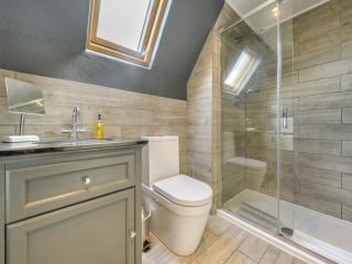 Windermere 14 Sleeper house | Hot Tub and Cinema room thumbnail