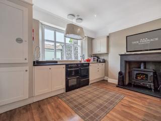 Windermere 14 Sleeper house | Hot Tub and Cinema room thumbnail