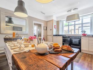 Windermere 14 Sleeper house | Hot Tub and Cinema room thumbnail