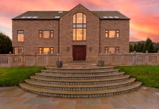 Lancashire 32 Sleeper Mansion With Indoor Pool, Spa & Cinema