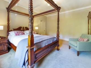 Windermere Cottage sleeps 12 | Hot Tub and Cinema room thumbnail