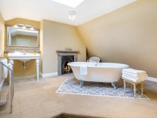 Windermere Cottage sleeps 12 | Hot Tub and Cinema room thumbnail