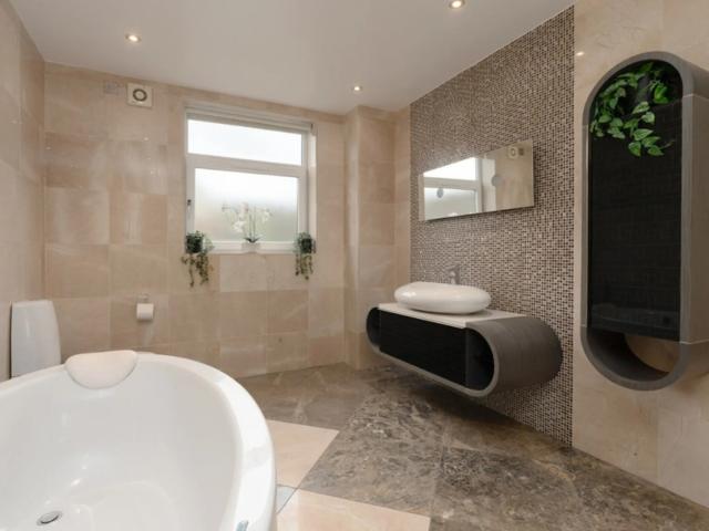 Lancashire 32 Sleeper Mansion With Indoor Pool, Spa & Cinema image