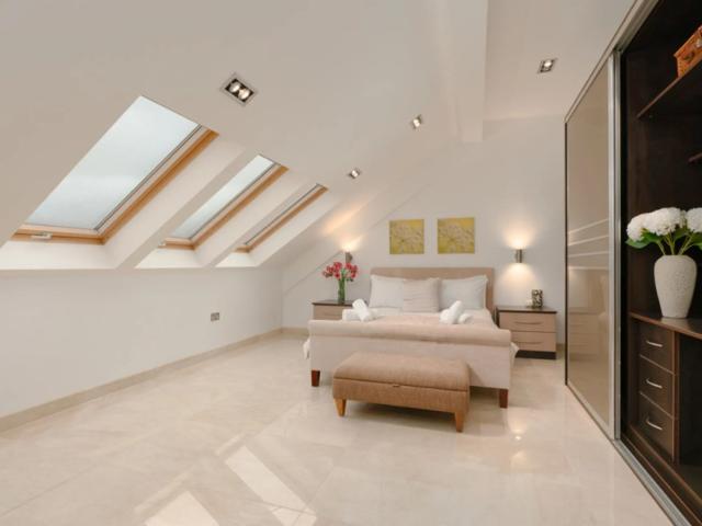 Lancashire 32 Sleeper Mansion With Indoor Pool, Spa & Cinema image