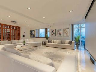 Lancashire 32 Sleeper Mansion With Indoor Pool, Spa & Cinema thumbnail