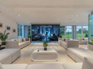 Lancashire 32 Sleeper Mansion With Indoor Pool, Spa & Cinema thumbnail