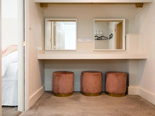 Somerset Georgian Manor Sleeps 18 image