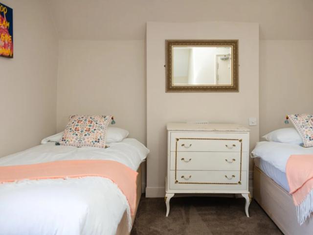 Somerset Georgian Manor Sleeps 18 image