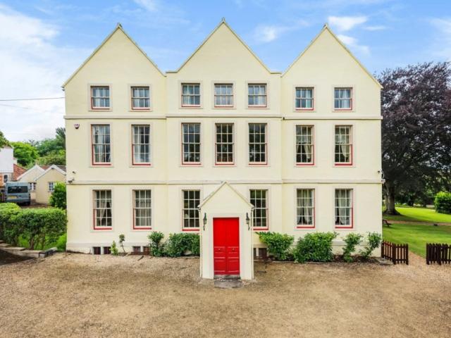 Somerset Georgian Manor Sleeps 18 image