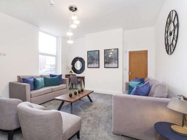 York | 20 Sleeper Large Party House image