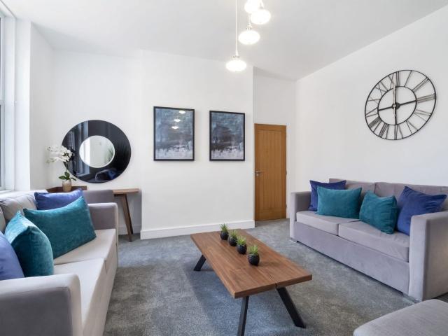 York | 20 Sleeper Large Party House image