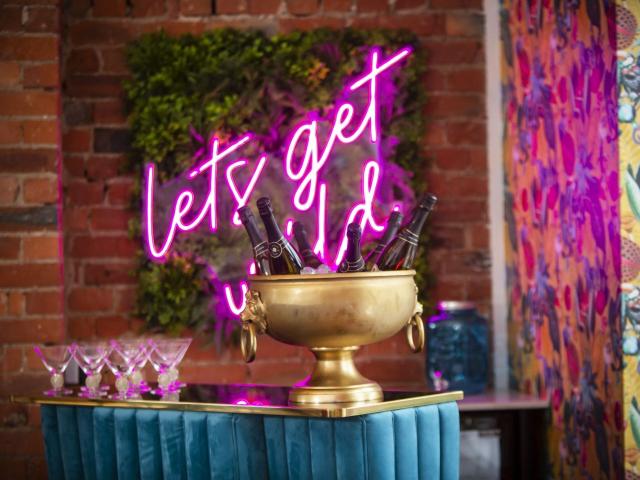 York | 20 Sleeper Large Party House image