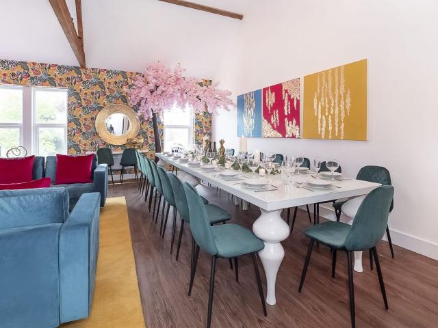 York | 20 Sleeper Large Party House image