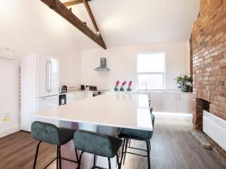 York | 20 Sleeper Large Party House thumbnail