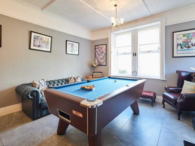 6 Bedroom House | Sleeps 12 image