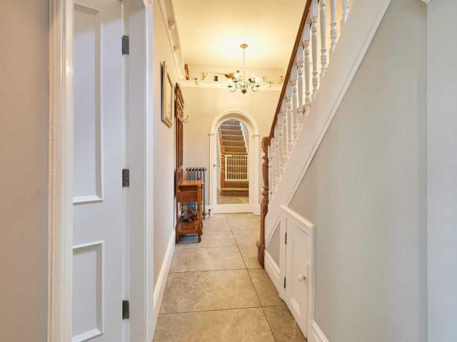 6 Bedroom House | Sleeps 12 image