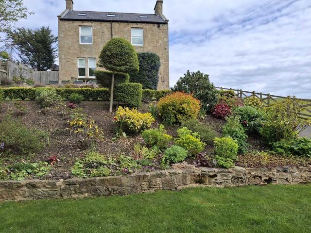 6 Bedroom House | Sleeps 12 image
