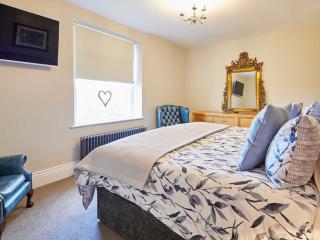 6 Bedroom House | Sleeps 12 thumbnail