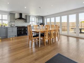 Yorkshire Stunning Property with Pool | Sleeps 16 thumbnail