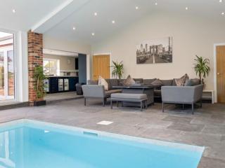 Yorkshire Stunning Property with Pool | Sleeps 16 thumbnail