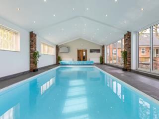 Yorkshire Stunning Property with Pool | Sleeps 16 thumbnail