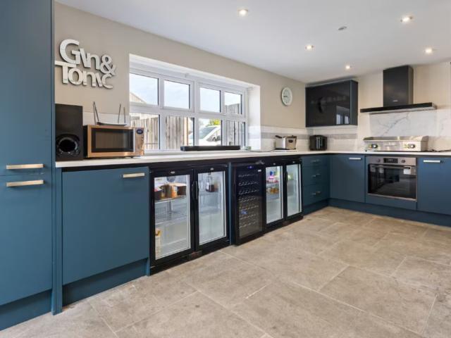 Yorkshire Stunning Property with Pool | Sleeps 16 image