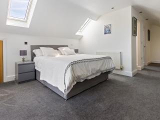 Yorkshire Stunning Property with Pool | Sleeps 16 thumbnail
