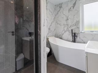 Yorkshire Stunning Property with Pool | Sleeps 16 thumbnail