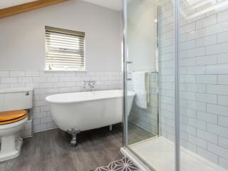 Yorkshire Stunning Property with Pool | Sleeps 16 thumbnail