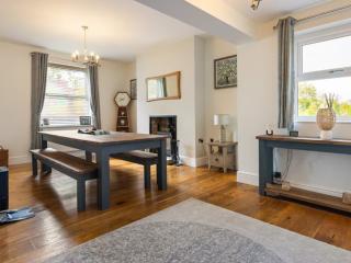 Yorkshire Stunning Property with Pool | Sleeps 16 thumbnail