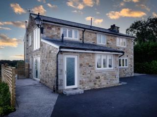 Lancashire House Sleeps 10 | Swim Spa, Hot Tub and Pool Table thumbnail
