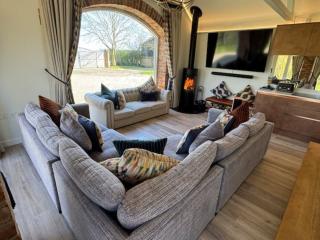 Lincolnshire Barn Conversion with Pool and Games room | Sleeps 16 thumbnail