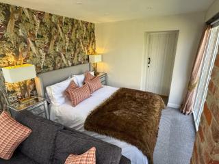Lincolnshire Barn Conversion with Pool and Games room | Sleeps 16 thumbnail