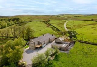 North Pennines | 18 Sleeper Farmhouse With Hot Tub and Cinema Room