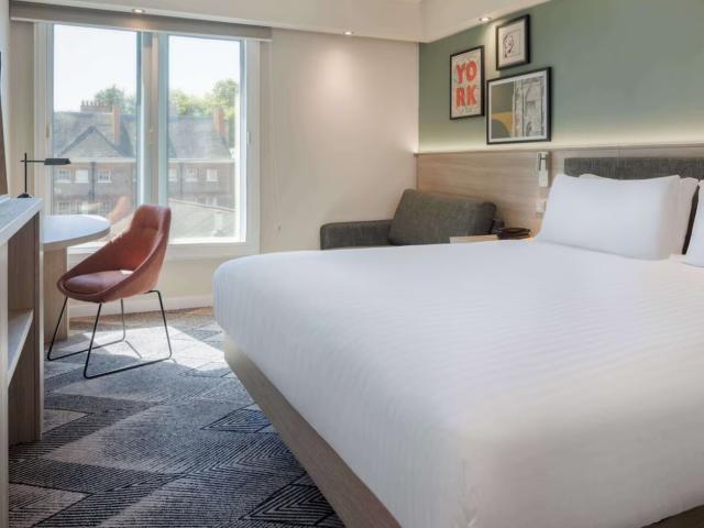 Hampton by Hilton image