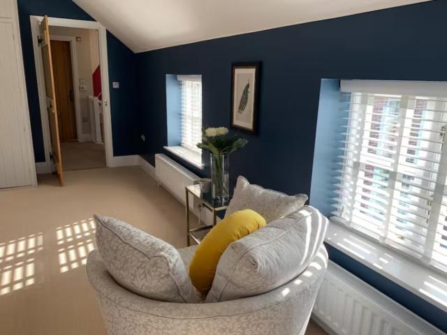 York | 9 Sleeper Cottage with Hot Tub image