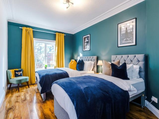Headingley House | Sleeps 13 image