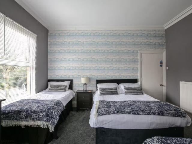 24 Sleeper Victorian House image