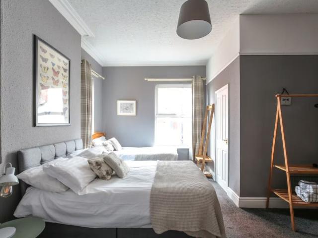 24 Sleeper Victorian House image