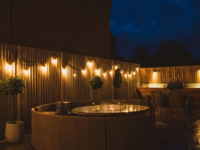 14 Sleeper House with underground bar, cinema room & hot tub image